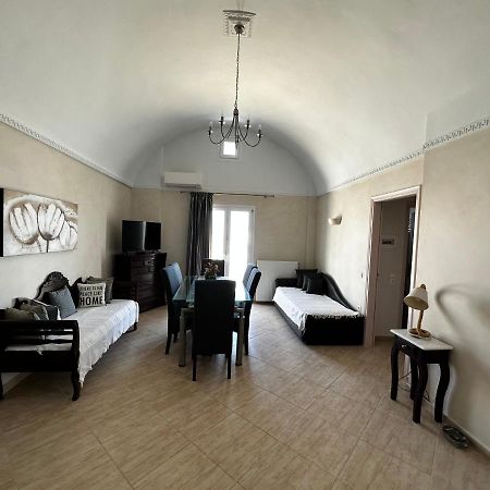 סנטוריני Veldi Art - Kamari Beach Apartment מראה חיצוני תמונה