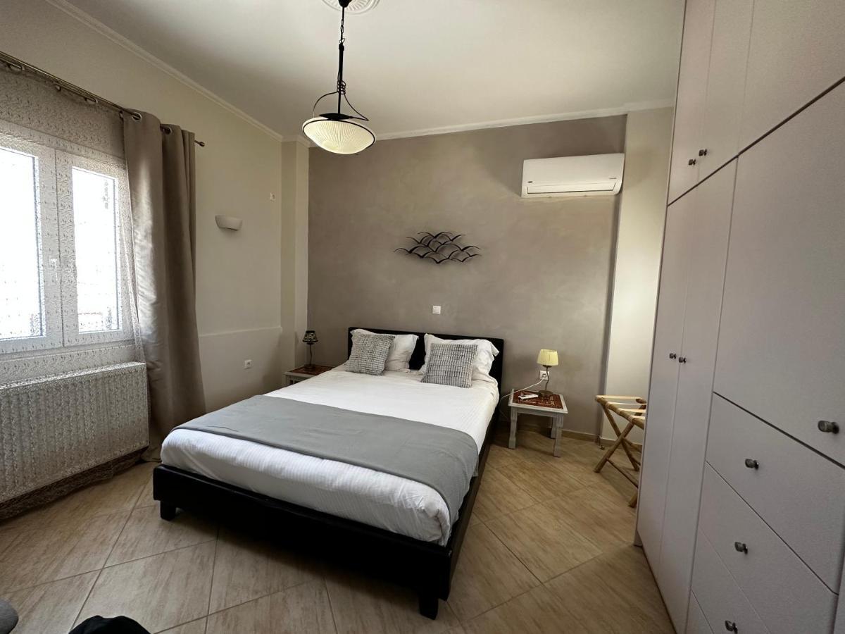 סנטוריני Veldi Art - Kamari Beach Apartment מראה חיצוני תמונה