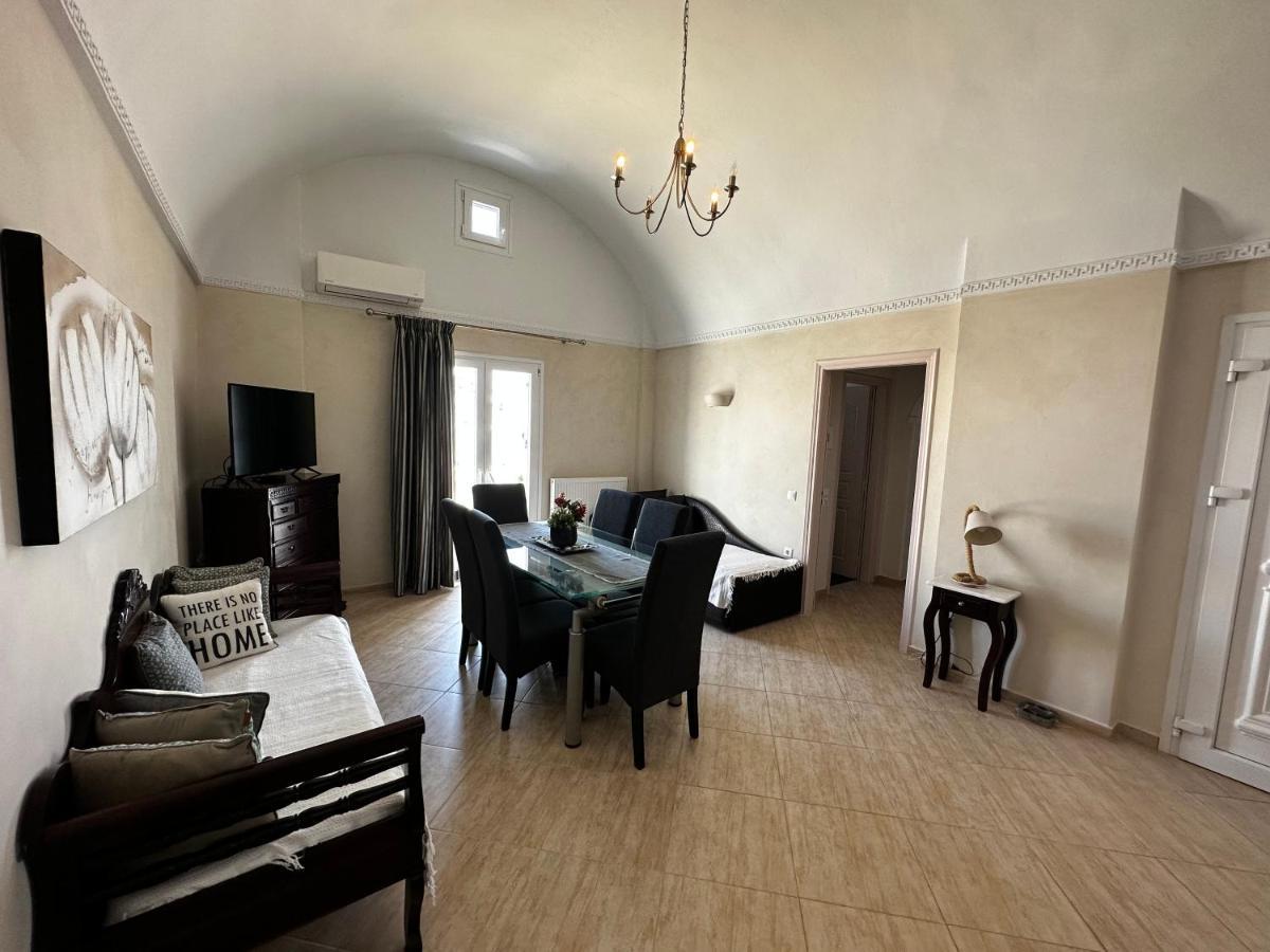 סנטוריני Veldi Art - Kamari Beach Apartment מראה חיצוני תמונה