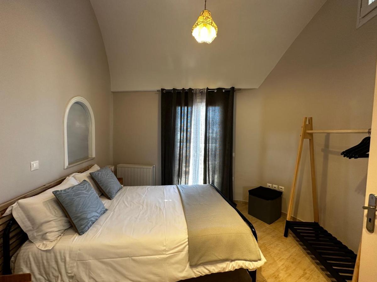 סנטוריני Veldi Art - Kamari Beach Apartment מראה חיצוני תמונה