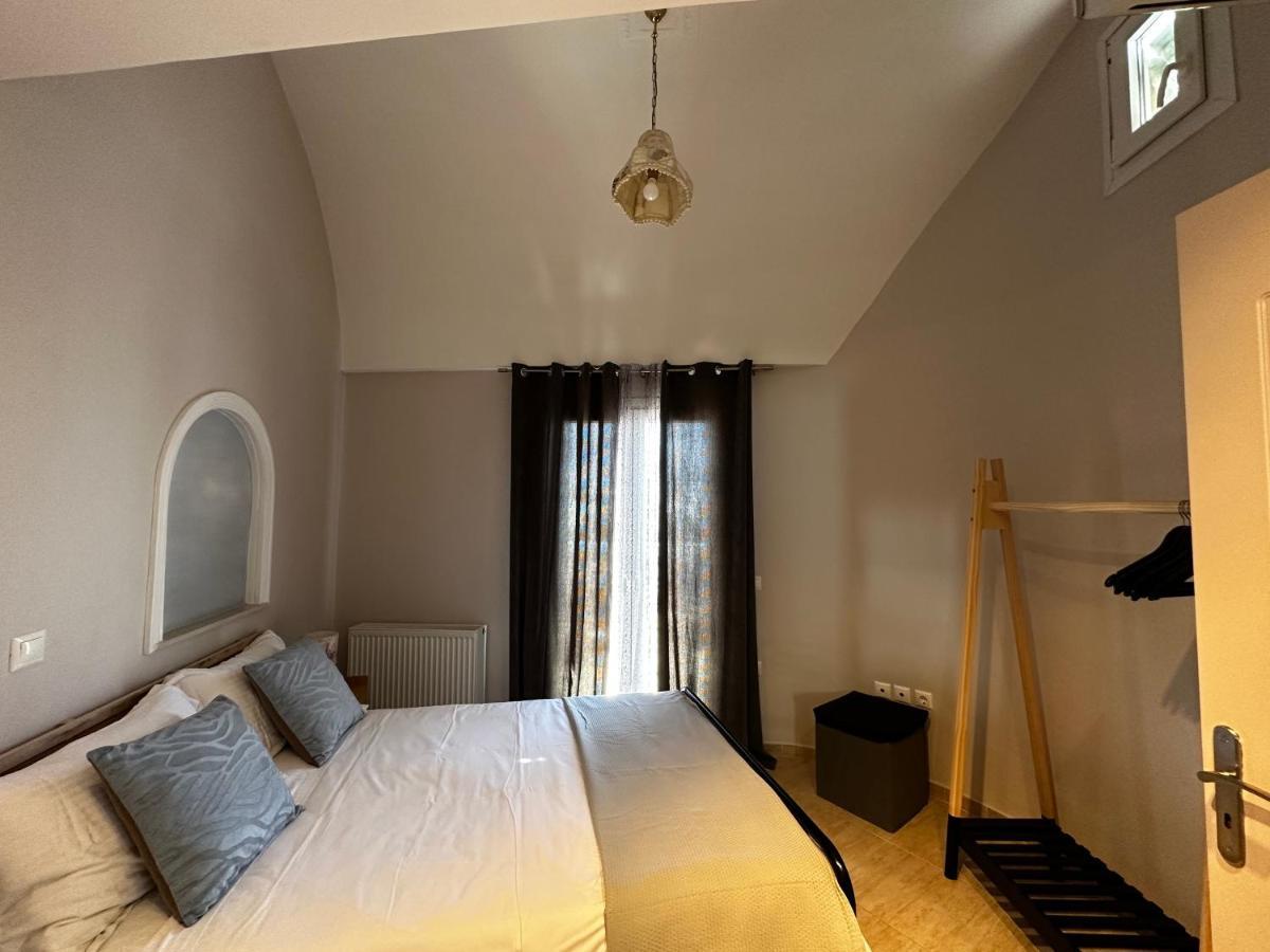 סנטוריני Veldi Art - Kamari Beach Apartment מראה חיצוני תמונה