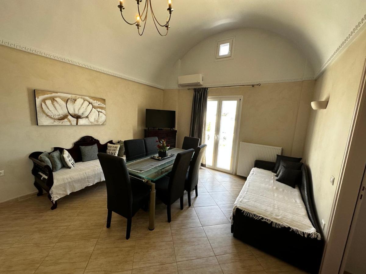 סנטוריני Veldi Art - Kamari Beach Apartment מראה חיצוני תמונה