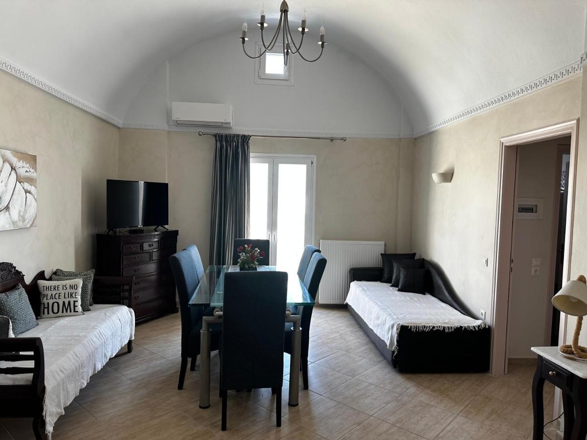 סנטוריני Veldi Art - Kamari Beach Apartment מראה חיצוני תמונה