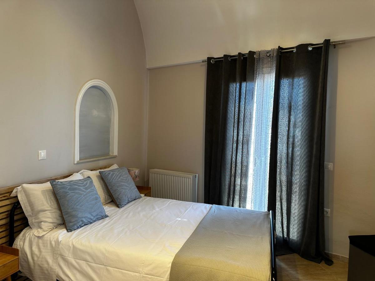 סנטוריני Veldi Art - Kamari Beach Apartment מראה חיצוני תמונה