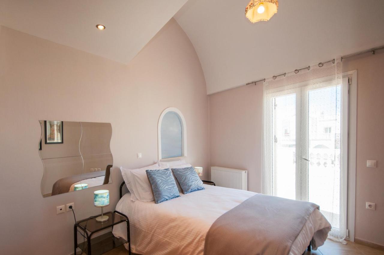 סנטוריני Veldi Art - Kamari Beach Apartment מראה חיצוני תמונה