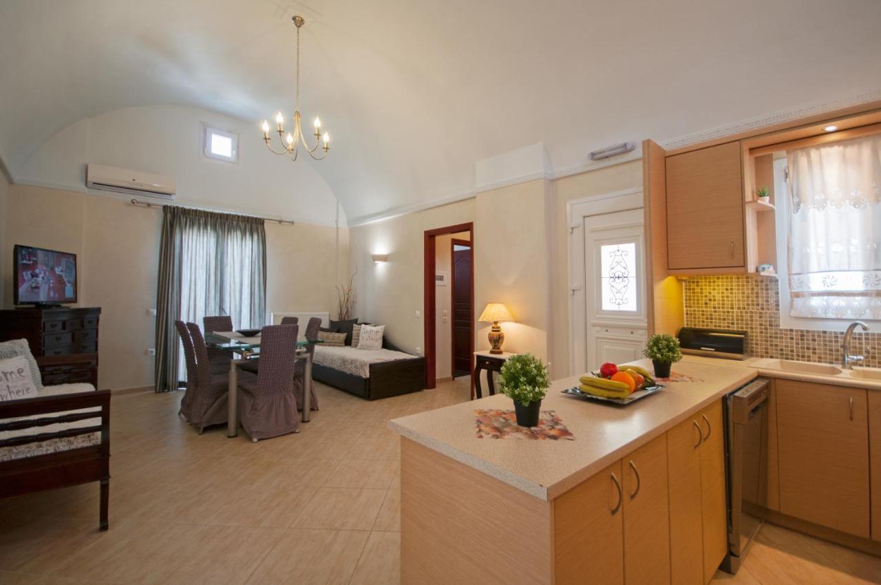 סנטוריני Veldi Art - Kamari Beach Apartment מראה חיצוני תמונה