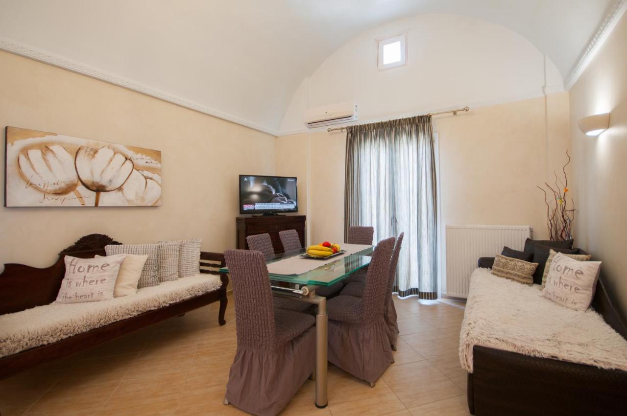 סנטוריני Veldi Art - Kamari Beach Apartment מראה חיצוני תמונה