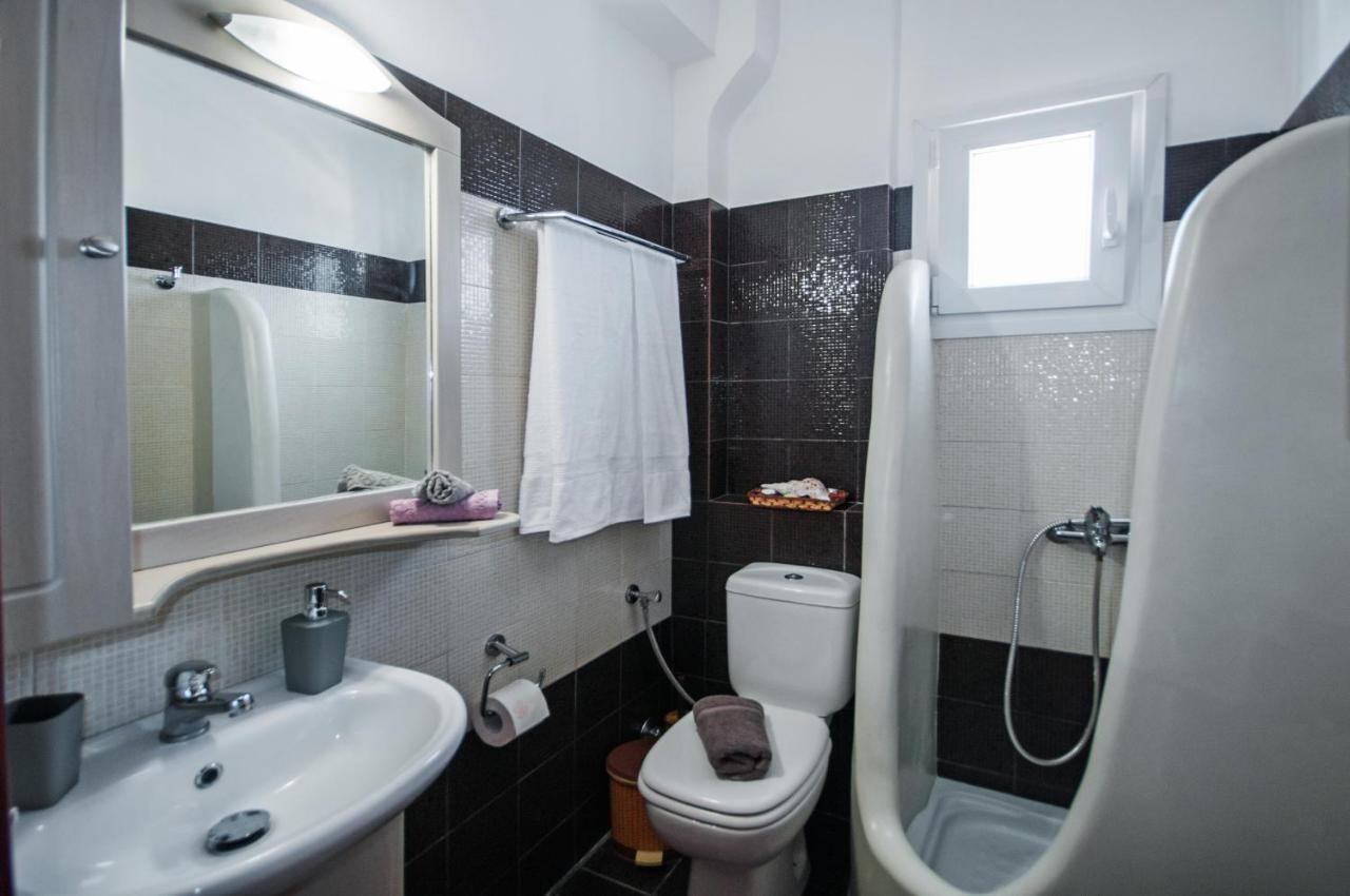 סנטוריני Veldi Art - Kamari Beach Apartment מראה חיצוני תמונה